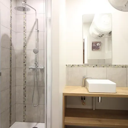 F2 Confortable Avec Wifi Et Parking Prive, Proche Thermes - Fr-1-415-161 *